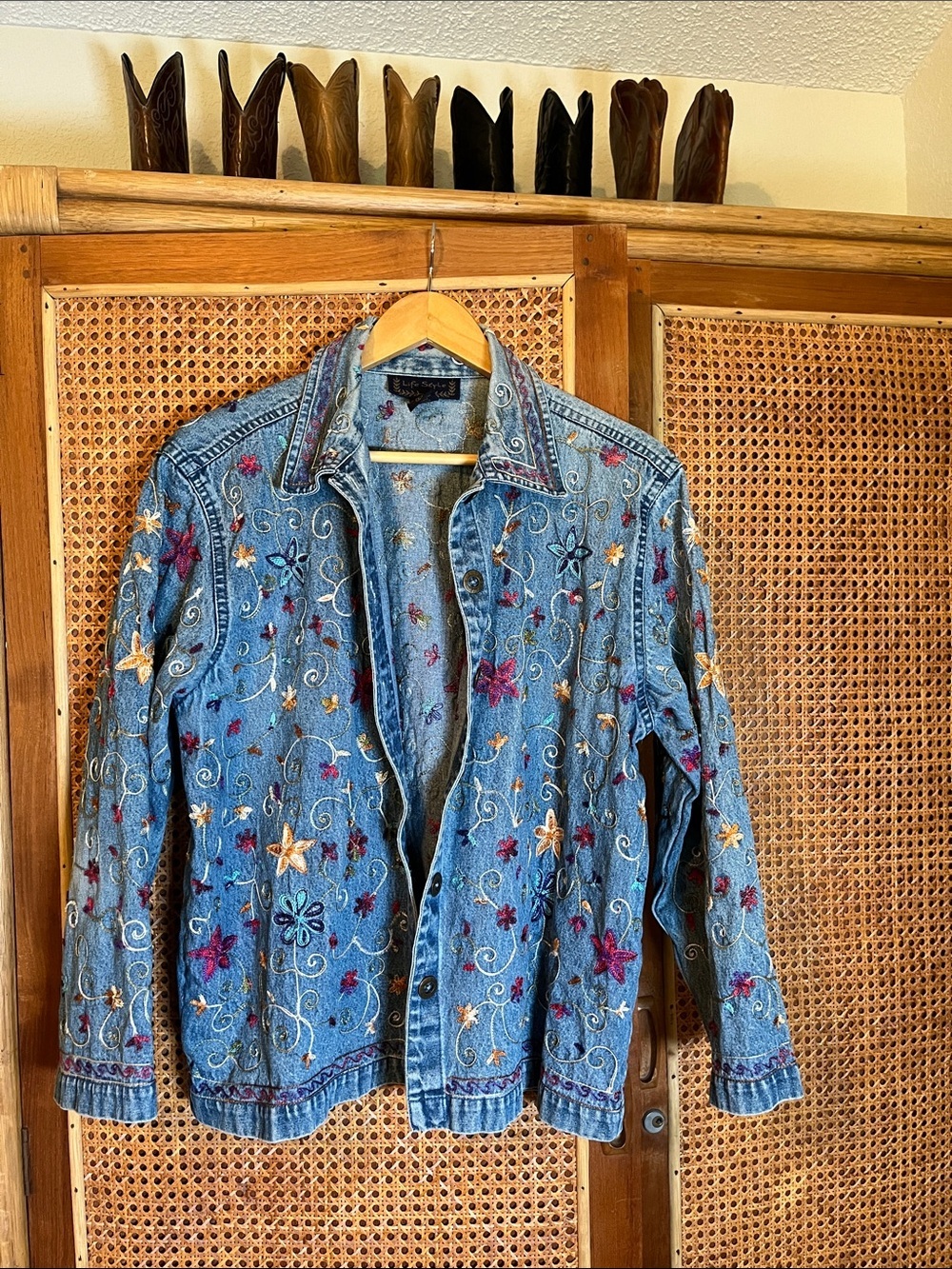Womens Flower Embroidered Denim Jacket Size Large